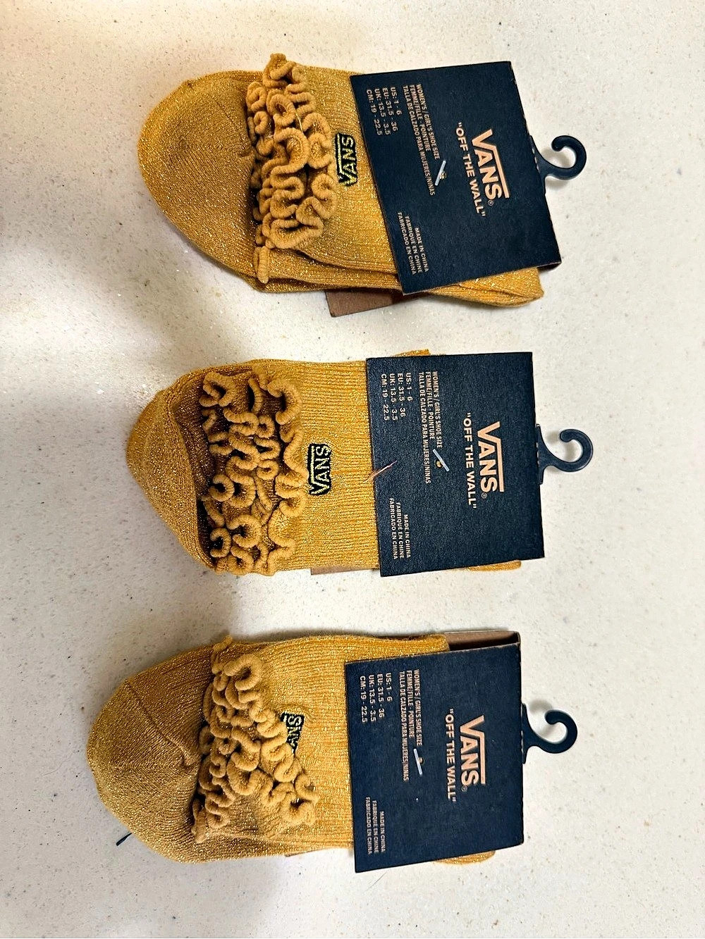 Vans Women's 3-Pack Classic Crew Socks Gold Crew Socks M/L NWT